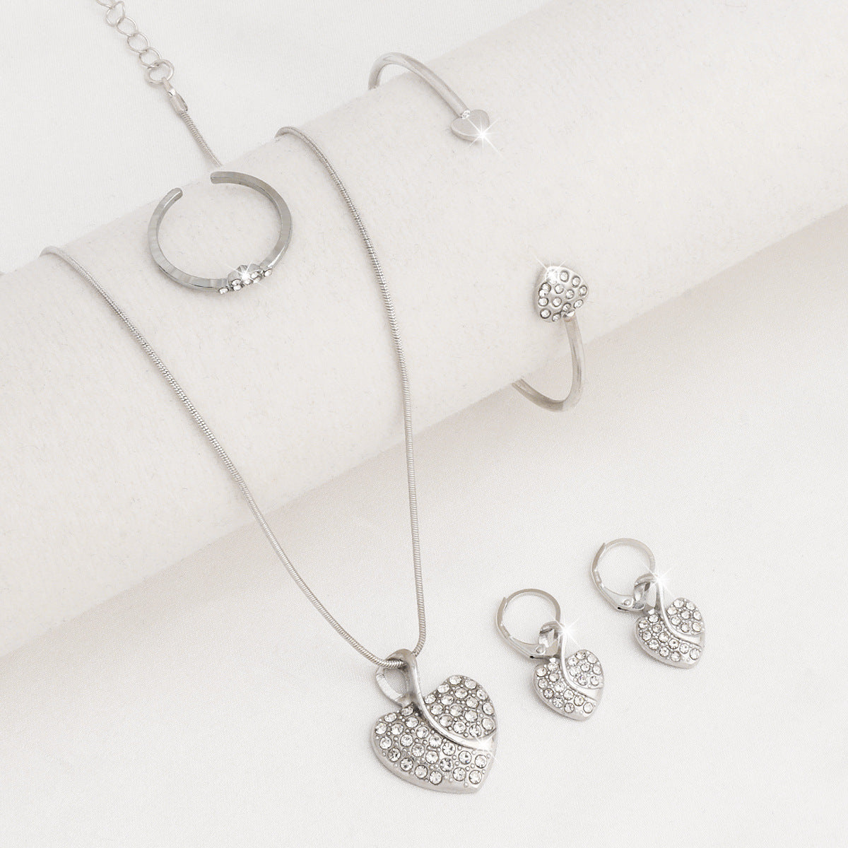 Fashion Heart-shaped Clavicle Peach Heart Wedding Necklaces