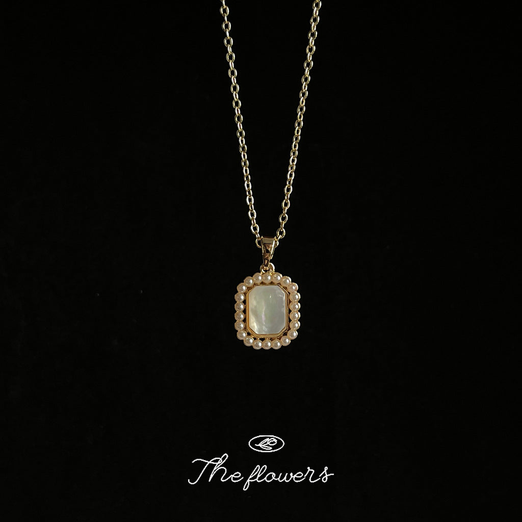 French Entry Lux Wind Commuter Daily Necklaces