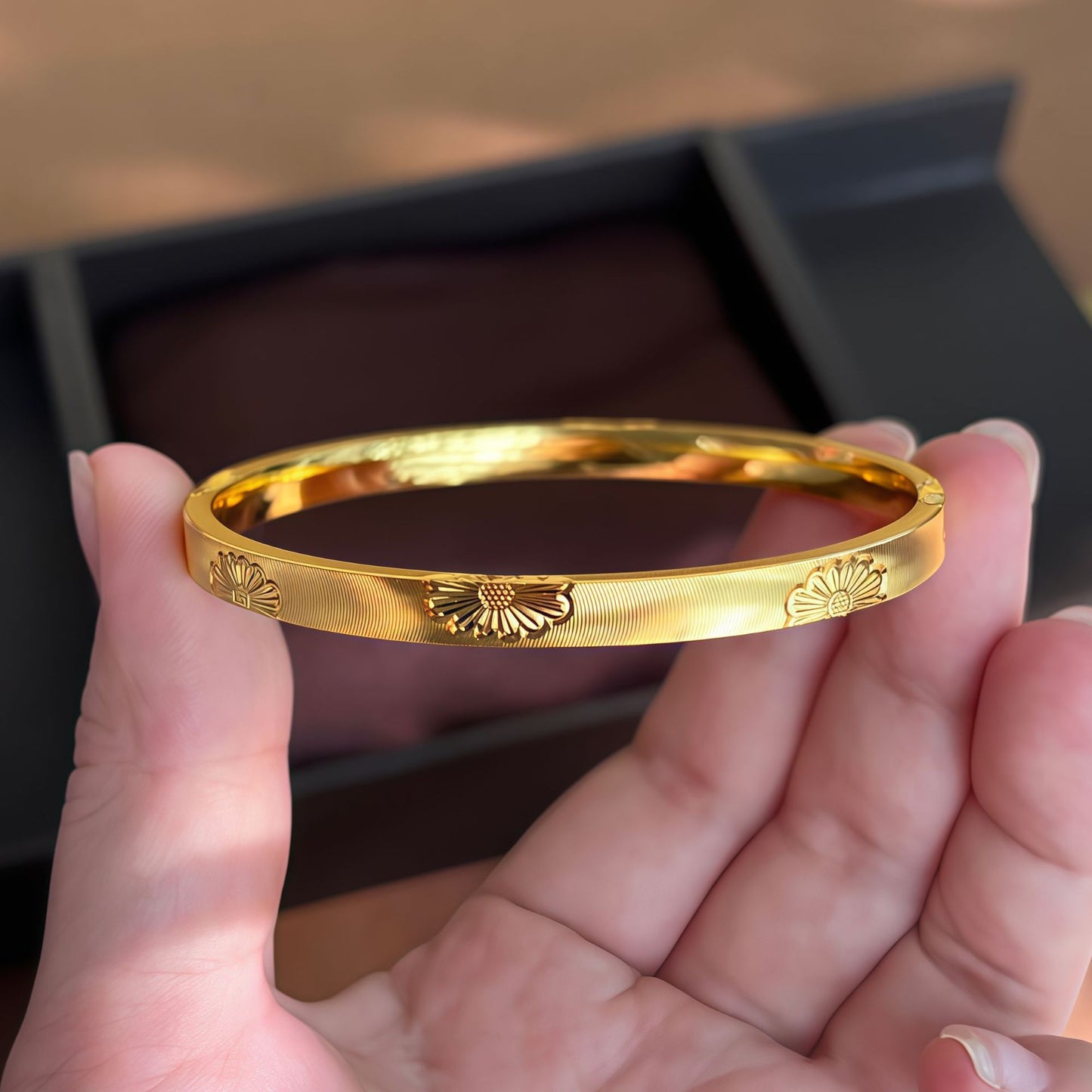 Women's Shop Daisy Cat Eye Alluvial Light Luxury High-grade Simple Bracelet