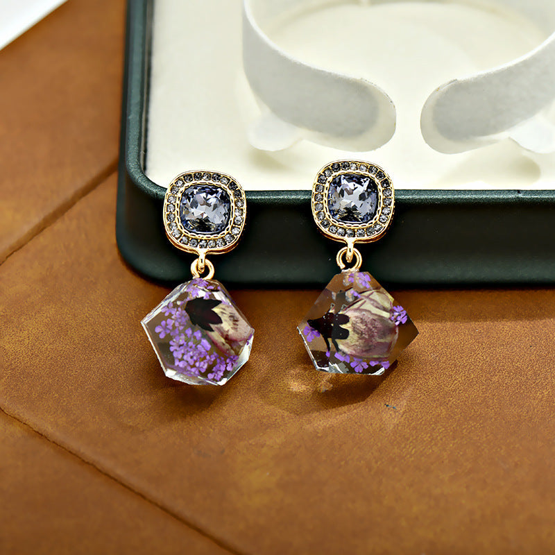 Style Irregular Amber Dried Flower With Crystal Design Elegant High Earrings