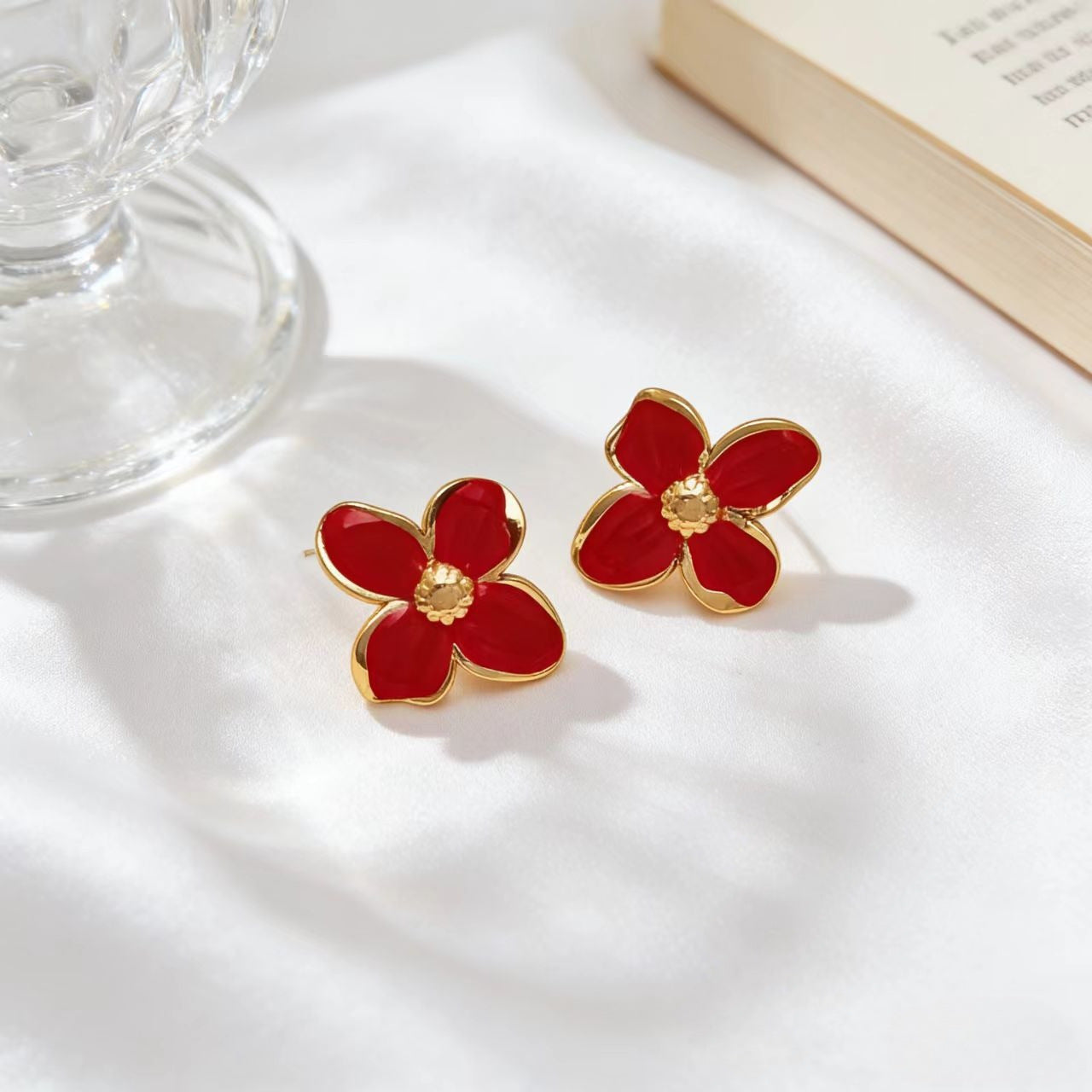 Women's Niche High Sense Golden Light Luxury Temperament Stud Earrings