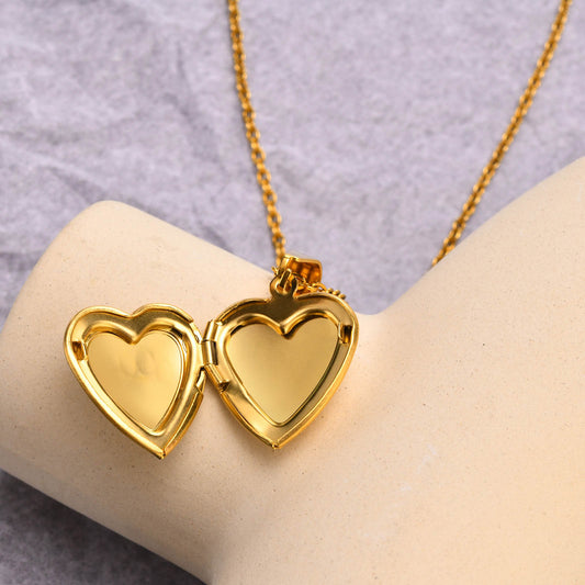 Ornament French Peach Heart Flip Frame Titanium Necklaces