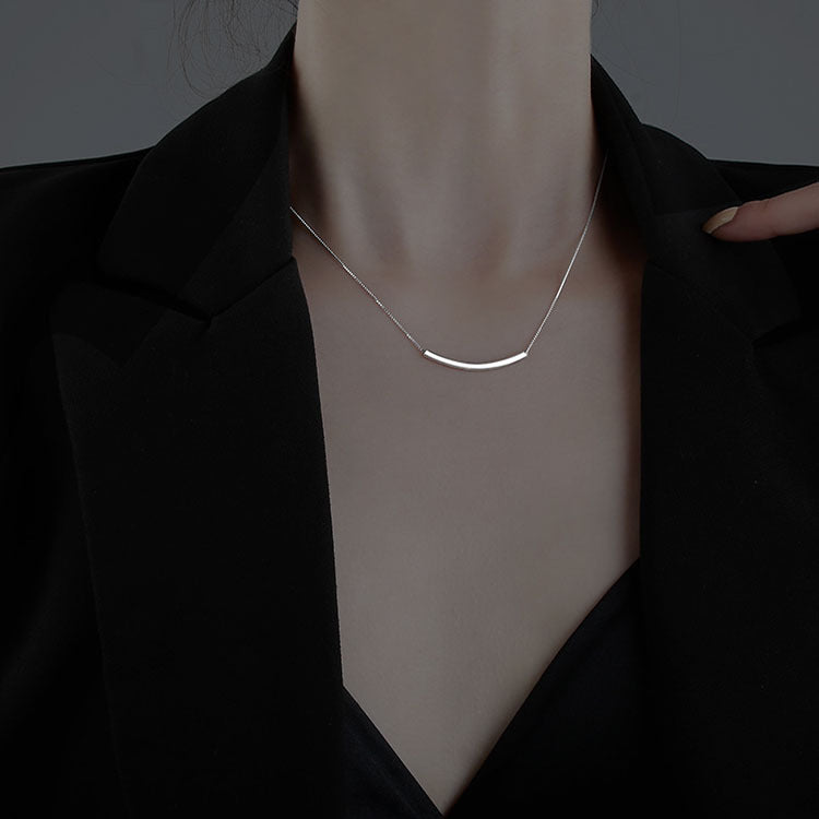 Women's Geometric Smile Simple Elegant Sweater Chain Light Necklaces