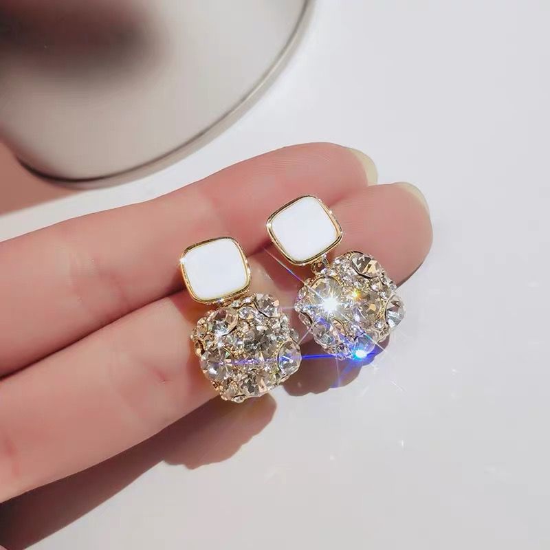 Women's Retro Square Diamond Elegant Geometric Eardrops Earrings