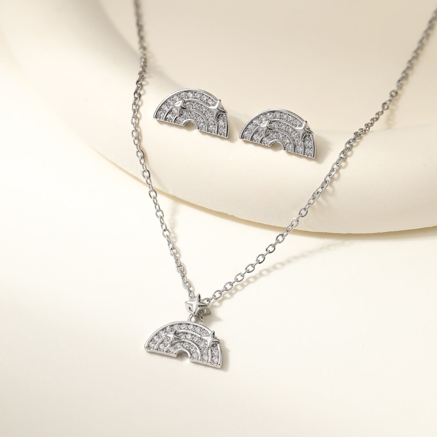 Women's Clover Diamond In The Debris Butterfly Necklaces