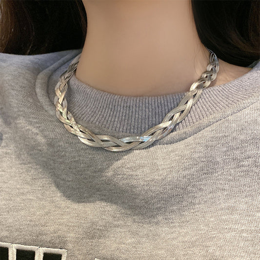 Women's Designer Hand-woven Titanium Steel For Trendy Personalized Clavicle Necklaces
