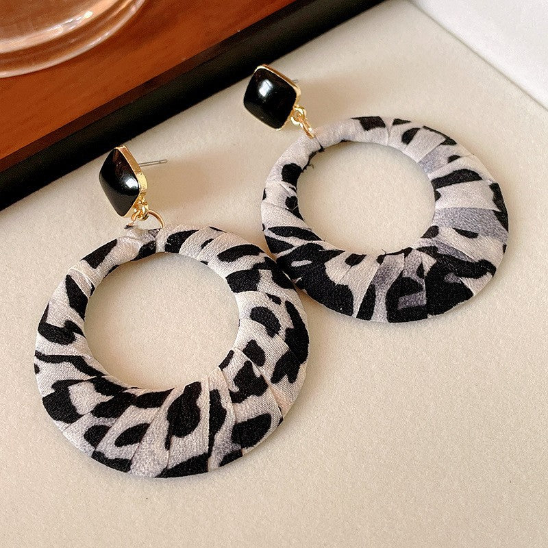 Sier Needle Simple Leopard Print Geometric Earrings