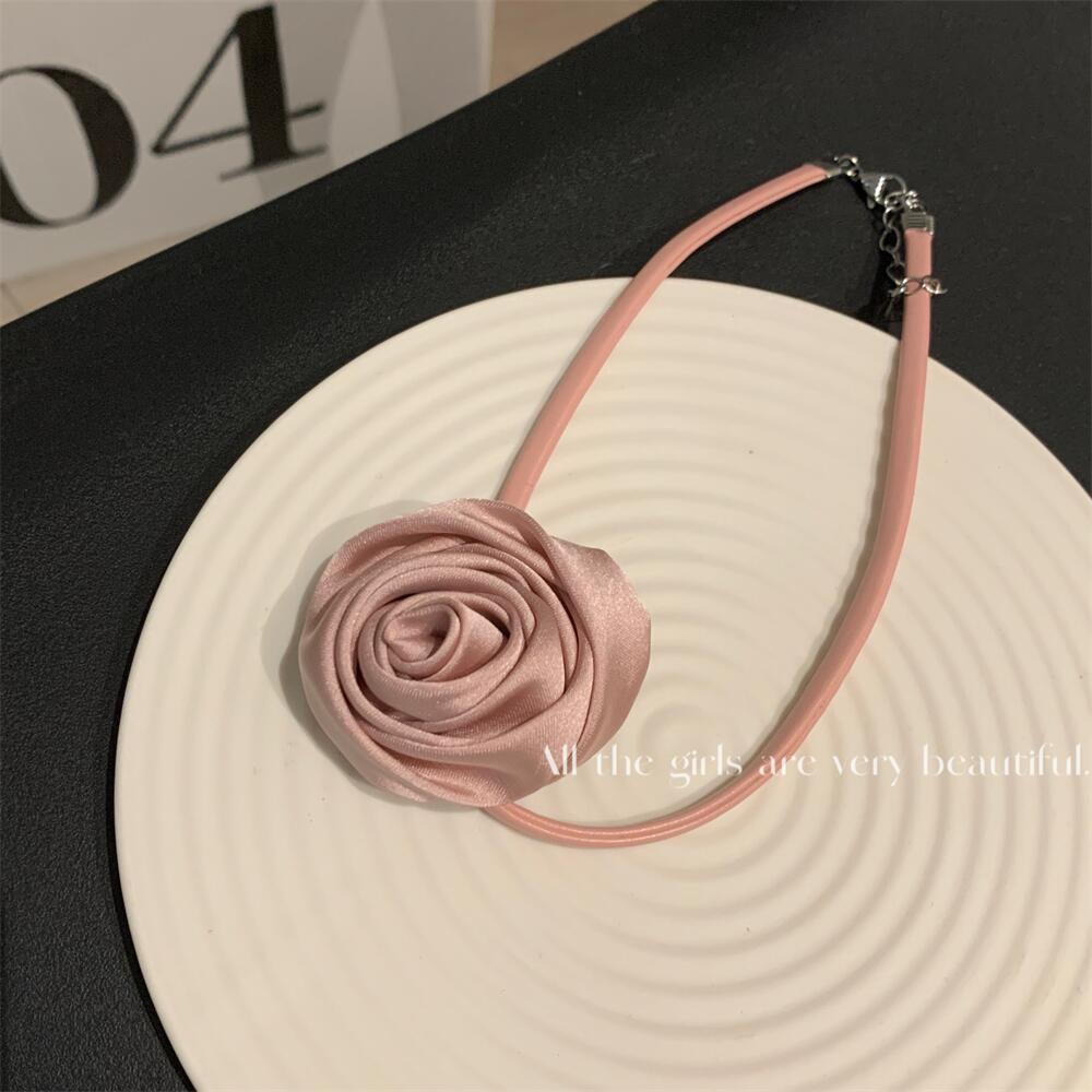 Cool Rose Vintage Black Flower Clavicle Necklaces