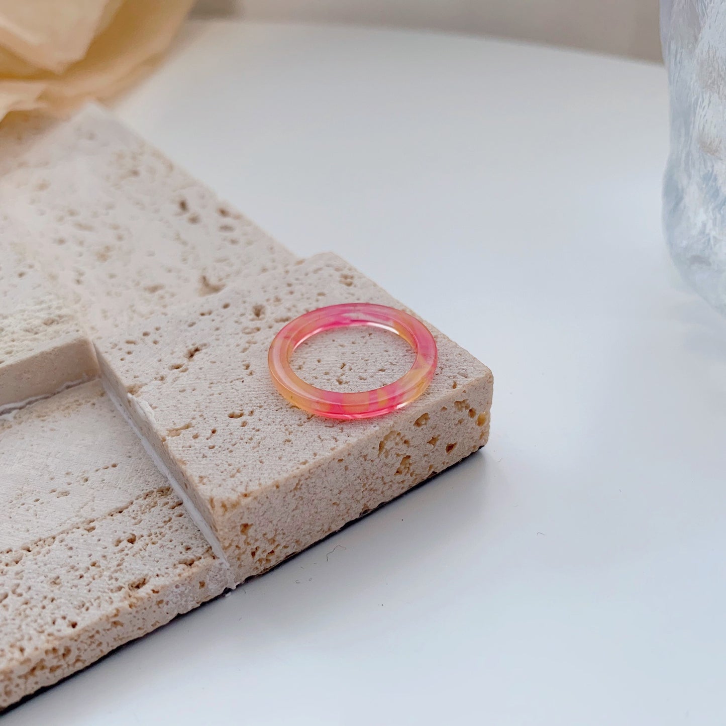 Trendy Retro Color Resin Commuter Fine Index Ring