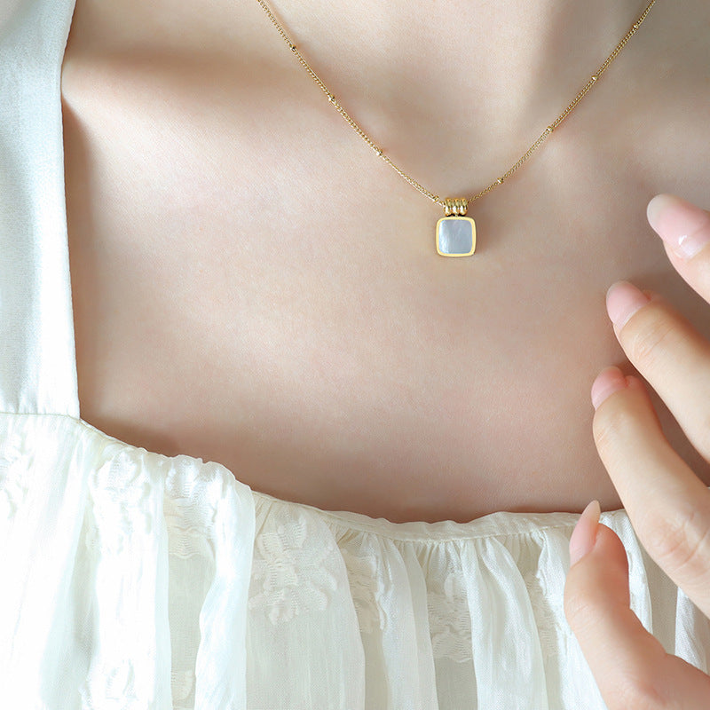 Spring White Sea Shell Black Acrylic Necklaces