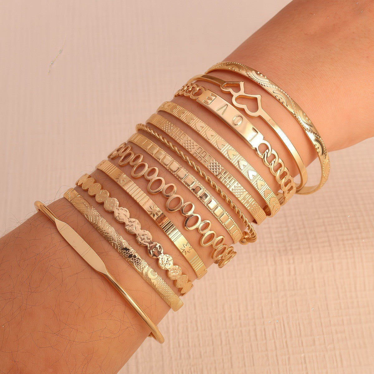 Fashion Personality Embossed Twist Geometric Stacked Bracelets