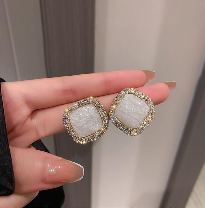 Women's Exaggerated High Sense Special Interest Light Luxury Earrings