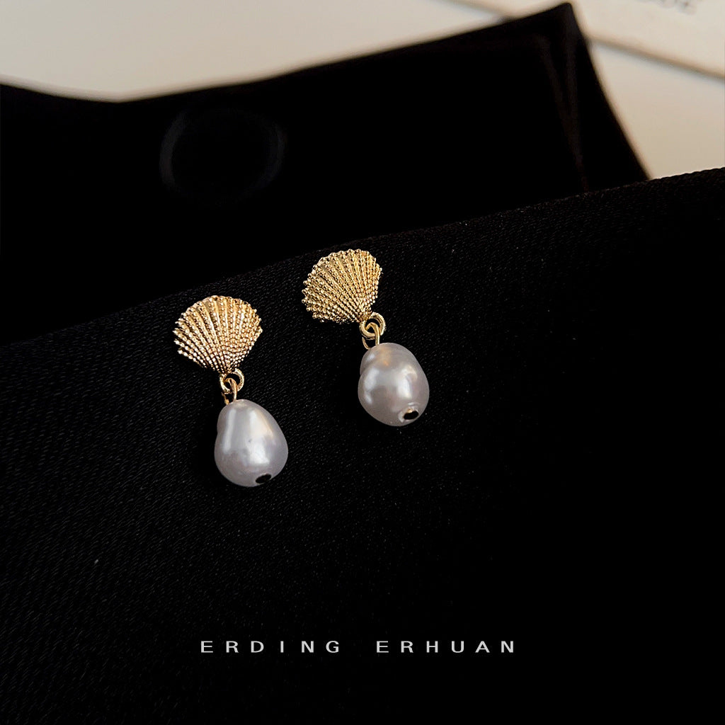 Commuter Light Luxury High-grade Shell Pearl Mini Ear French Earrings