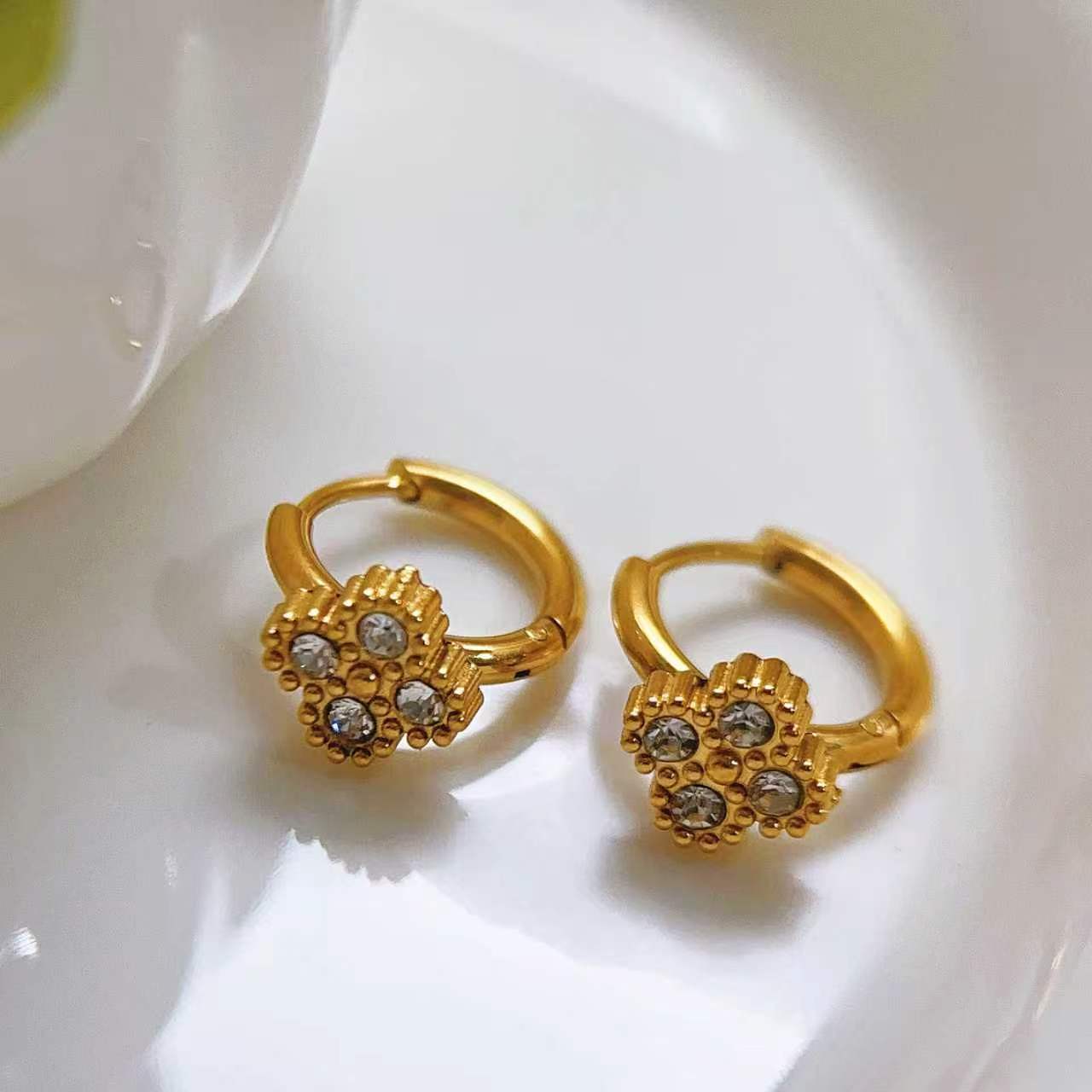 Shaped Pearl Titanium Steel Spring Irregular Rings