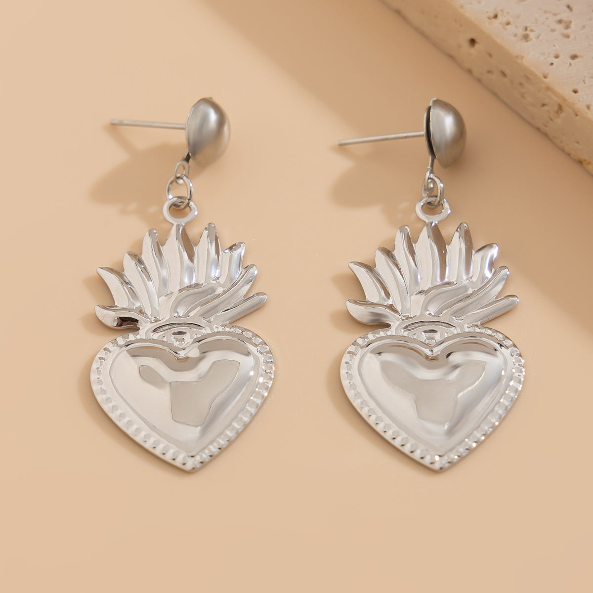 Ornament Wind Flame Peach Heart Personality Earrings