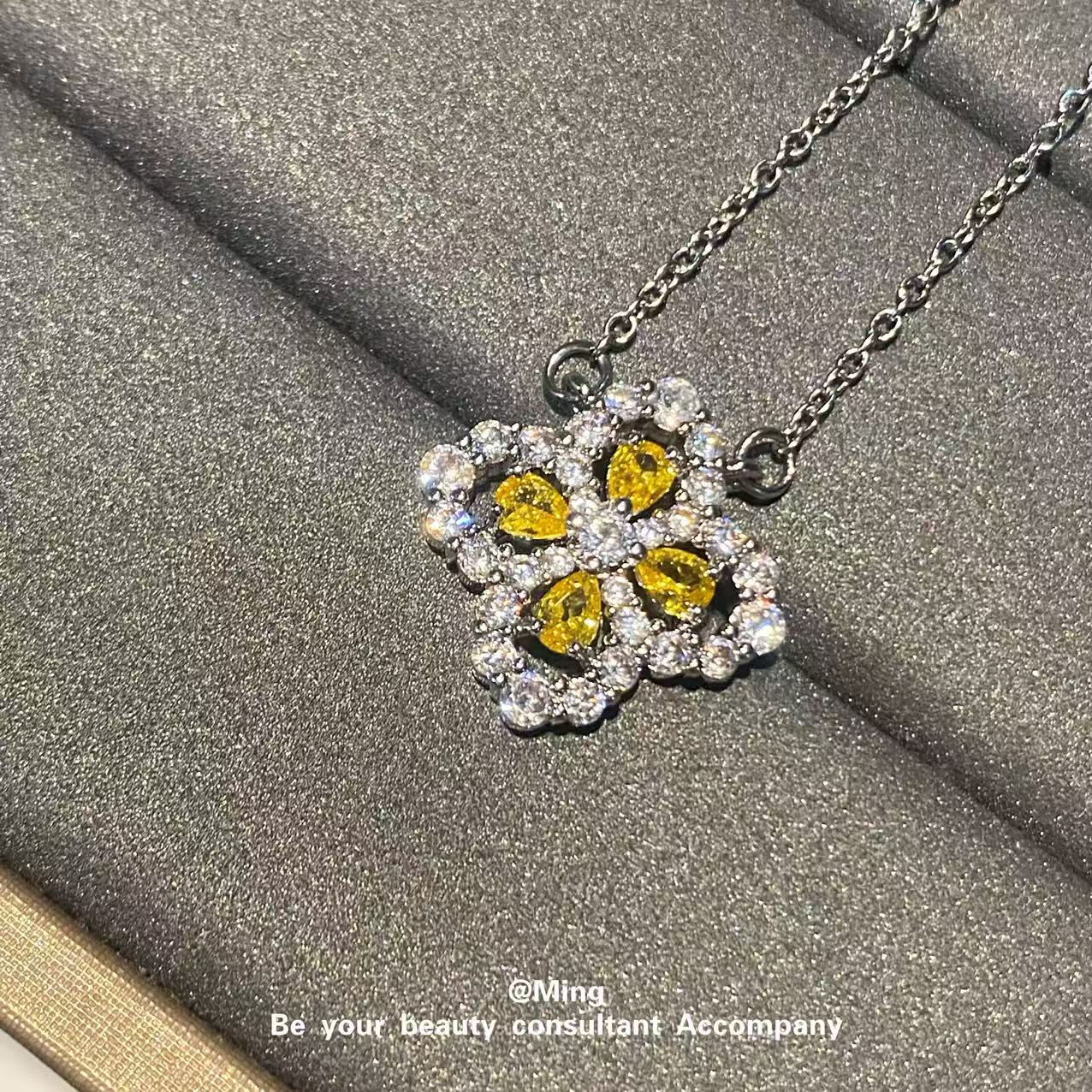 Four-leaf Clover Ear Light Luxury Minority Full Diamond Clavicle Pendant
