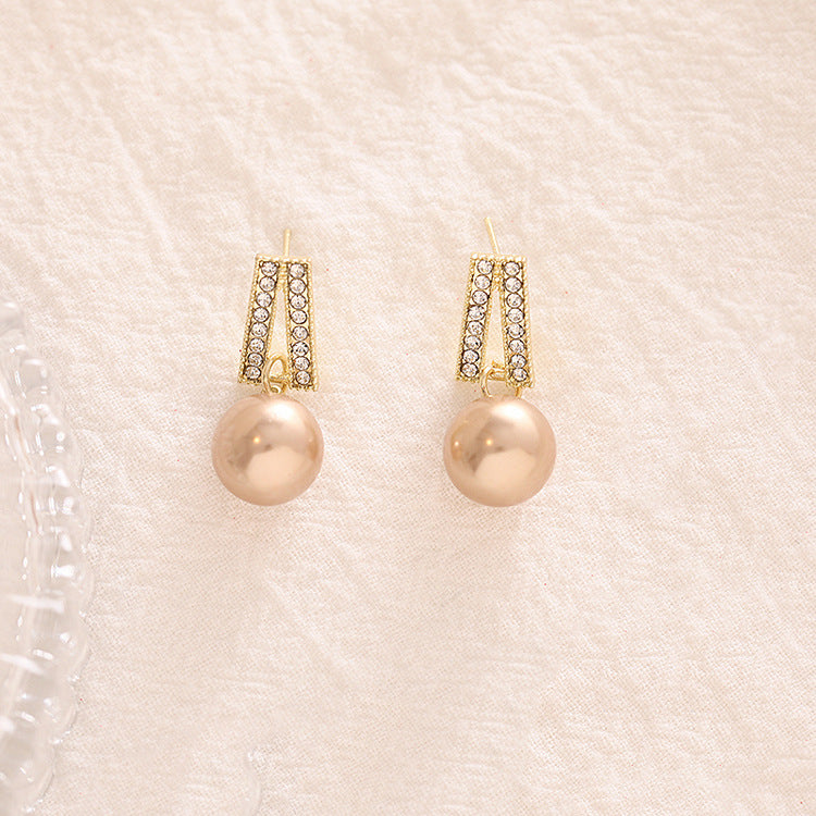 Women's Korean Pearl Simple Temperamental Ear Earrings