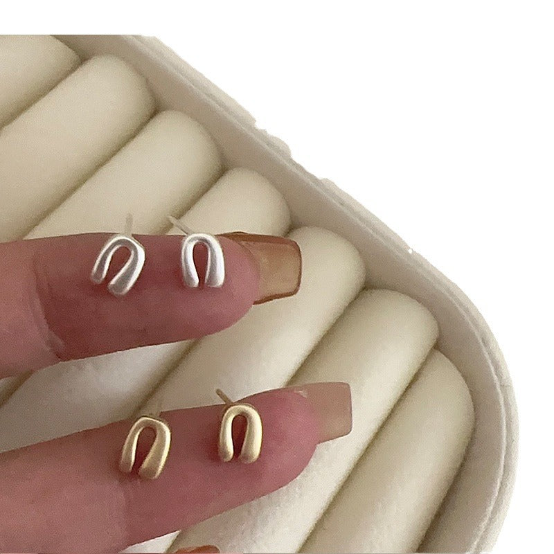 Women's Style Retro Frosted U-shaped Horseshoe For Mini Small Earrings