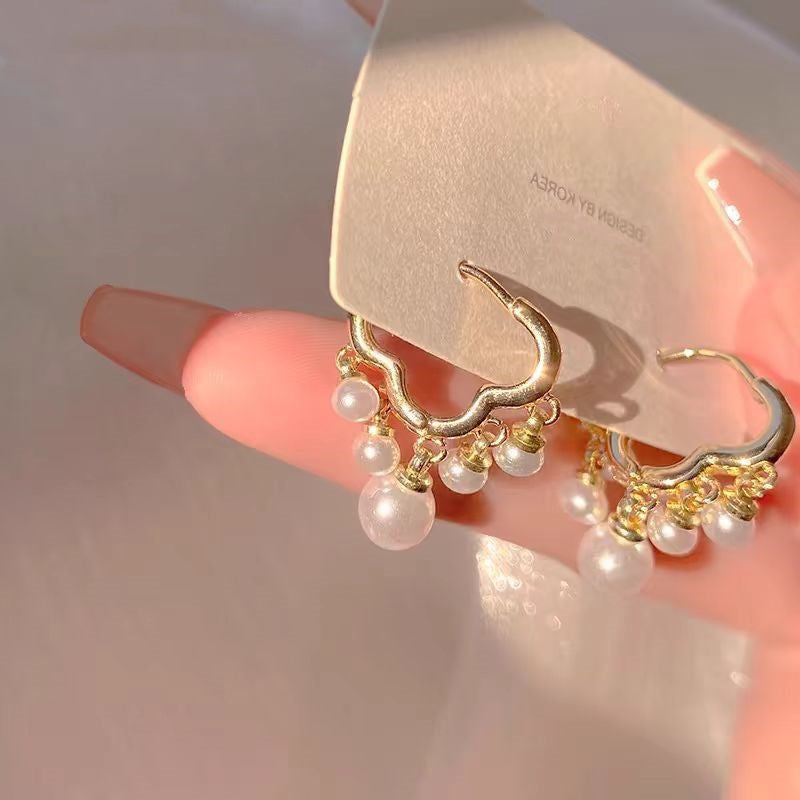 Women's Fashionable Design Elegant Generous High-grade Light Earrings