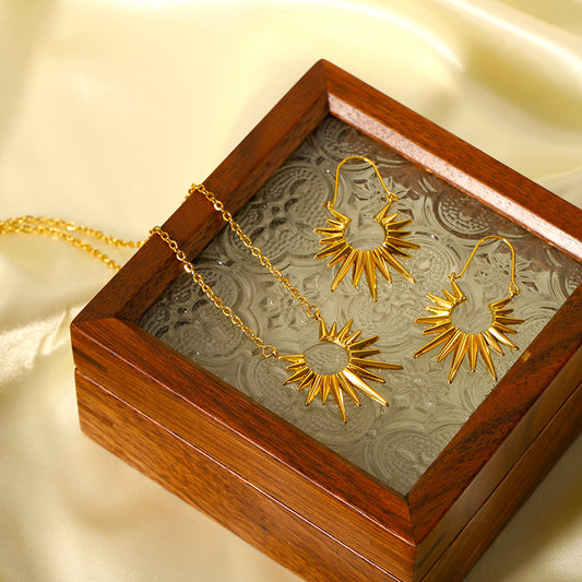 Fashionable Stainless Steel Sunflower Titanium Advanced Necklaces