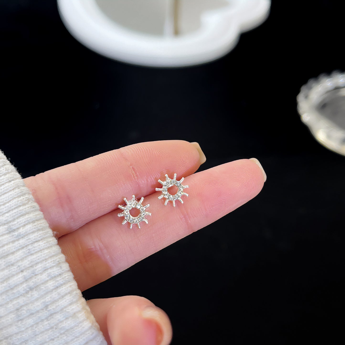 Cool Collection Female Zircon Temperament Live Earrings