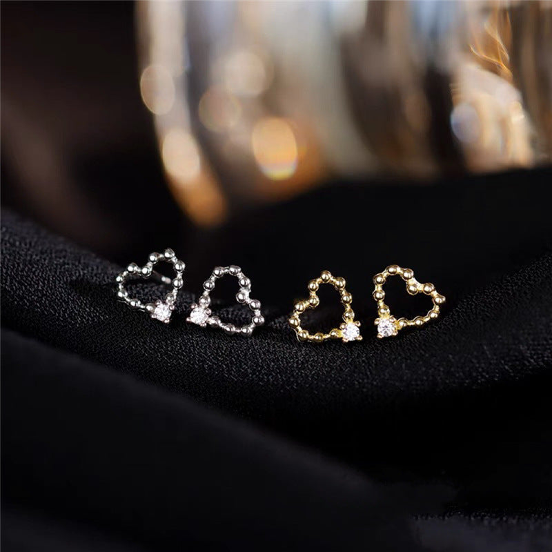 Women's Sterling Sier Needle Diamond Heart-shaped Small Earrings