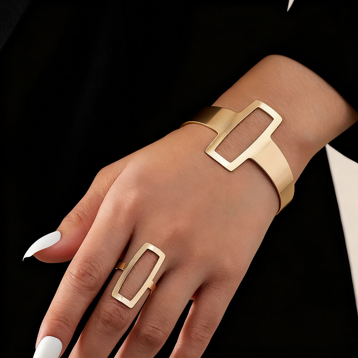 Butterfly Retro With Opening Elegant Graceful Popular Ladies Bracelet