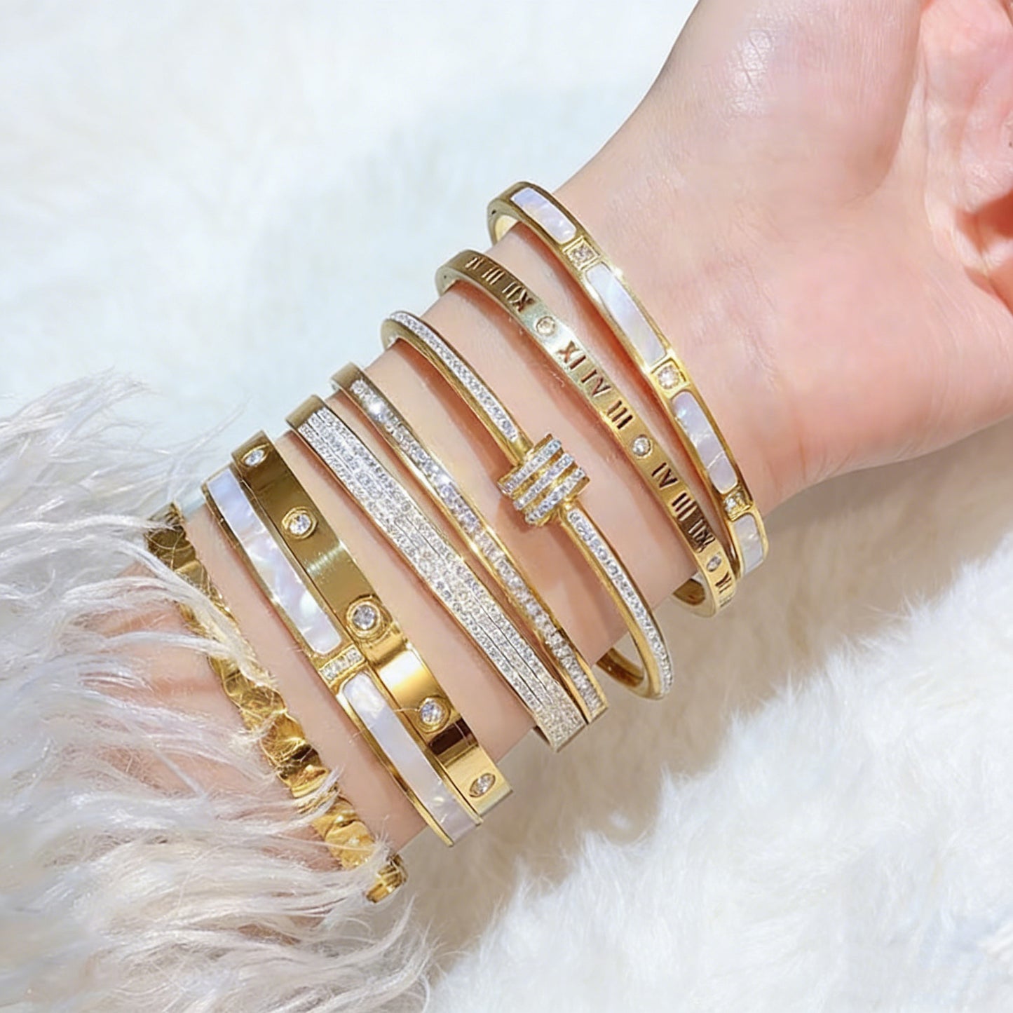 High-grade Gold Titanium Steel Female Couple Simple Light Bracelets