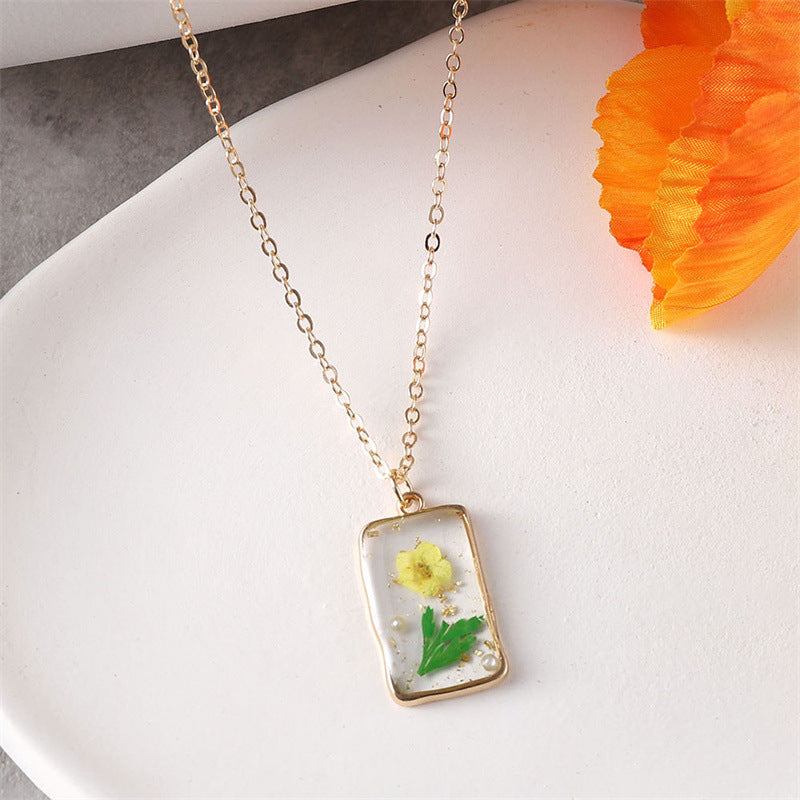 Retro Resin Dried Flower Mori Style Necklaces