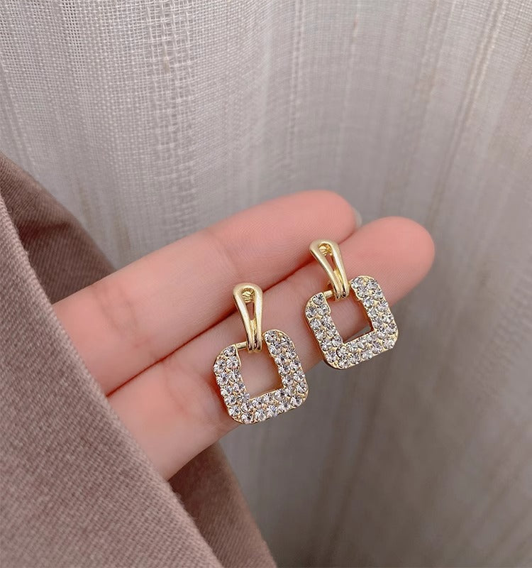 Women's Needle Korean Simple Niche Temperament Personalized Earrings