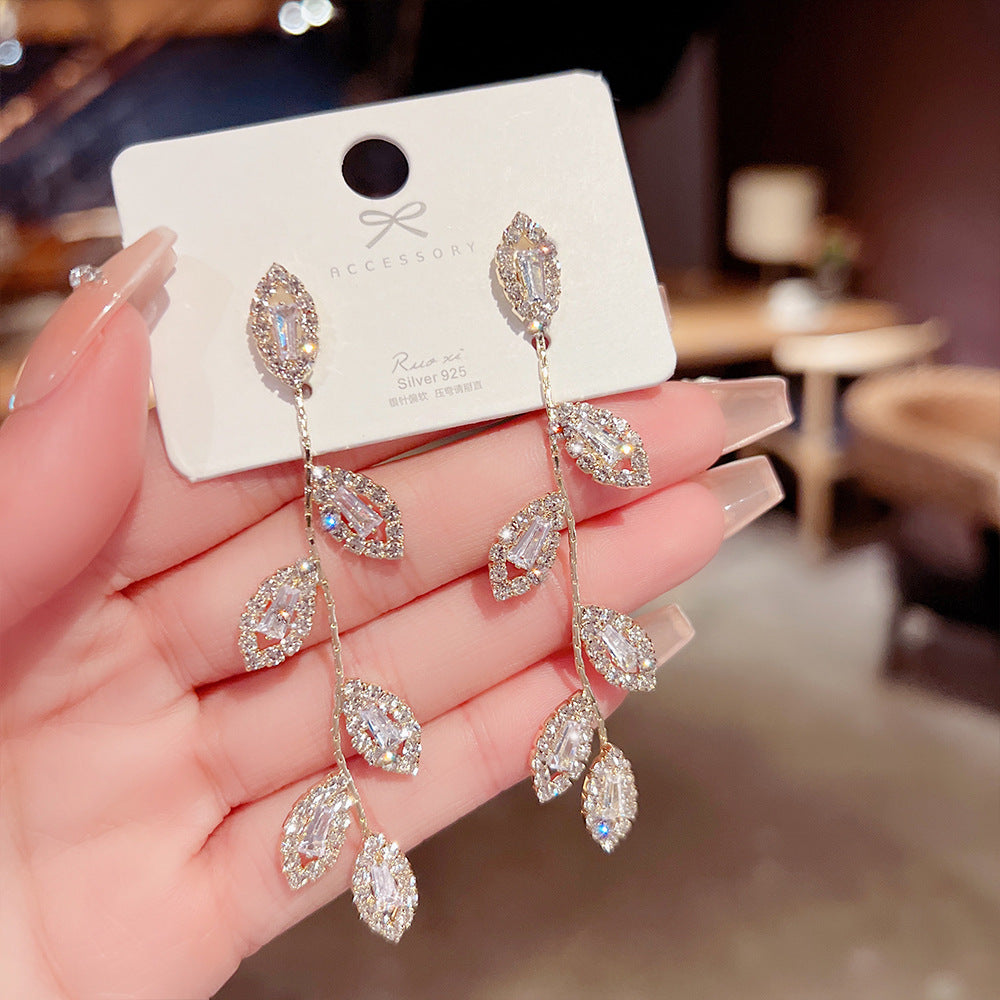 Women's Vintage Tassel Diamond High-grade Ear Minority Earrings