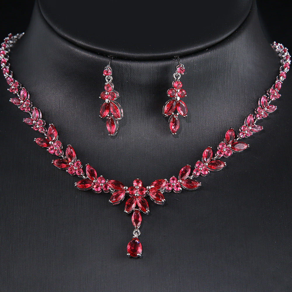 Fashionable Simple Elegant Long Horse Eye Water Necklaces