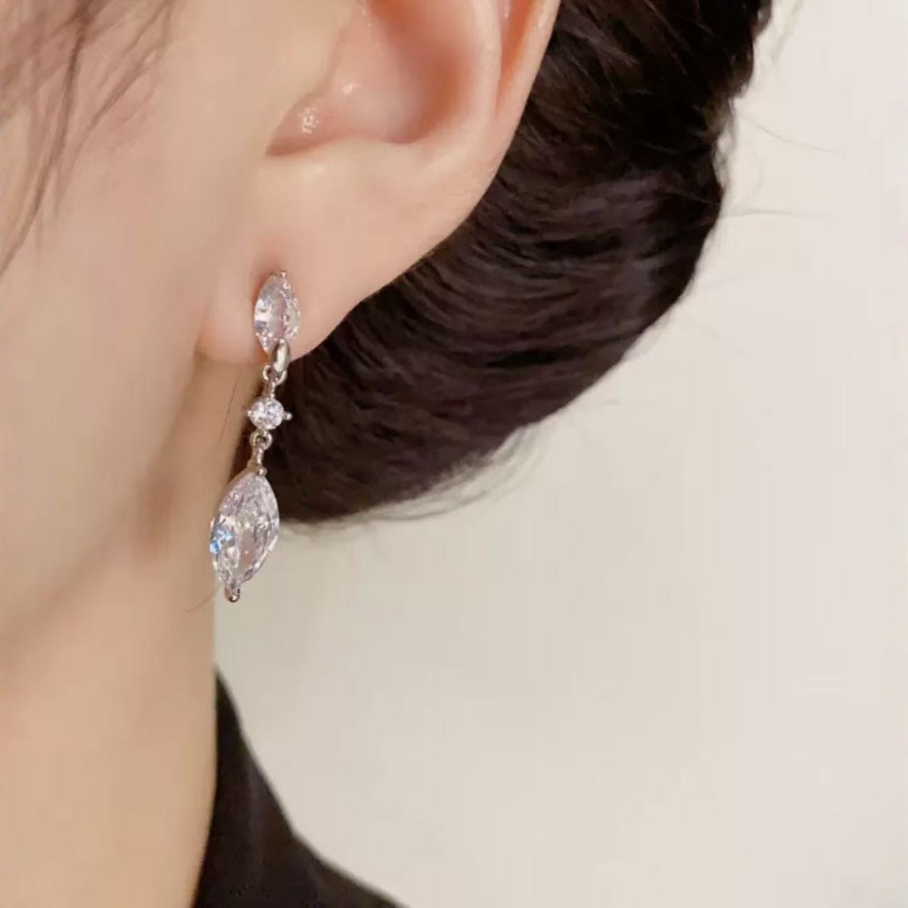 Women's Water Drop Zircon Light Luxury Temperament High-grade Stud Earrings