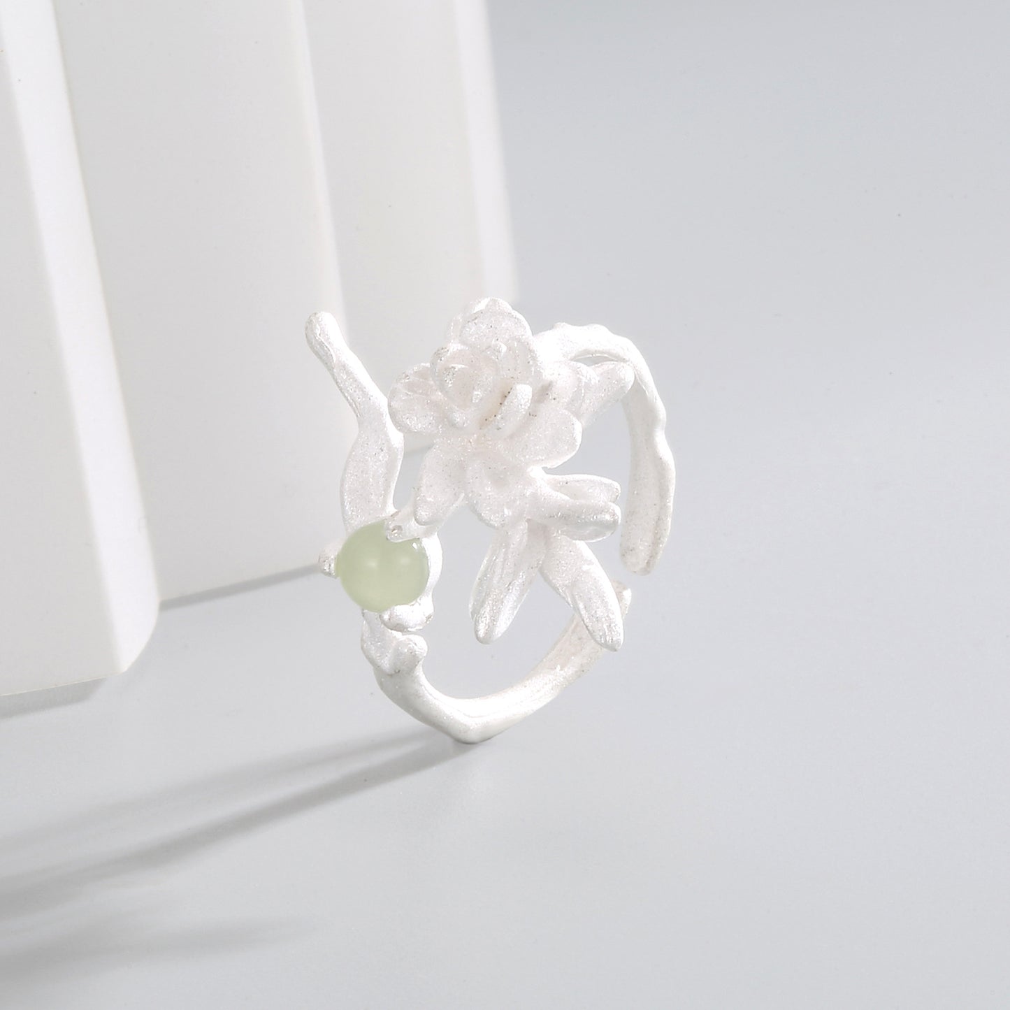 Flower-de-luce Classical Stewed Pork Artistic Design Clear Cold Rings