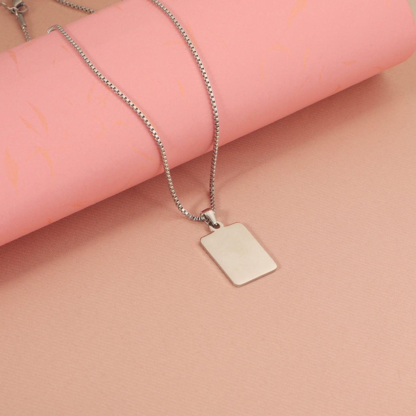 Rectangular Geometric Can Carve Writing Ornament Necklaces