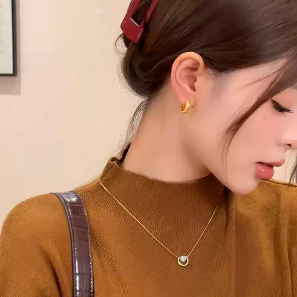 Gold Matte Texture Ear Clip Retro Exquisite Earrings