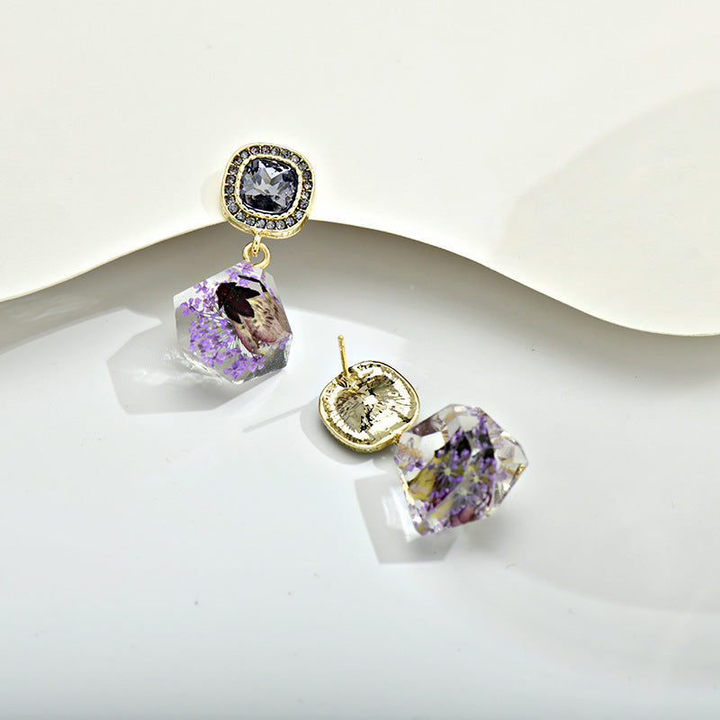 Style Irregular Amber Dried Flower With Crystal Design Elegant High Earrings
