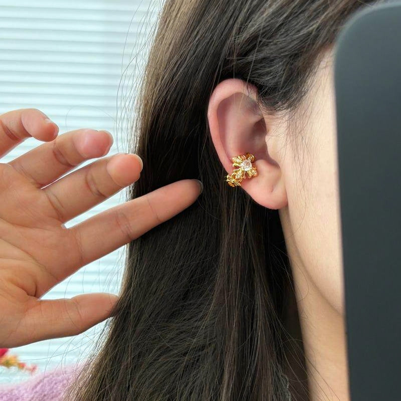 Cross Iris Design High Sense Delicate Ear Clip