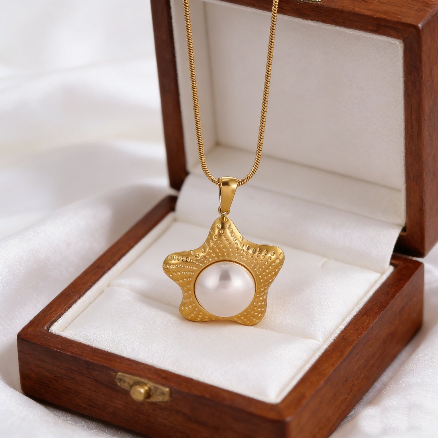 Unique Texture Simple Five-pointed Star Female Necklaces