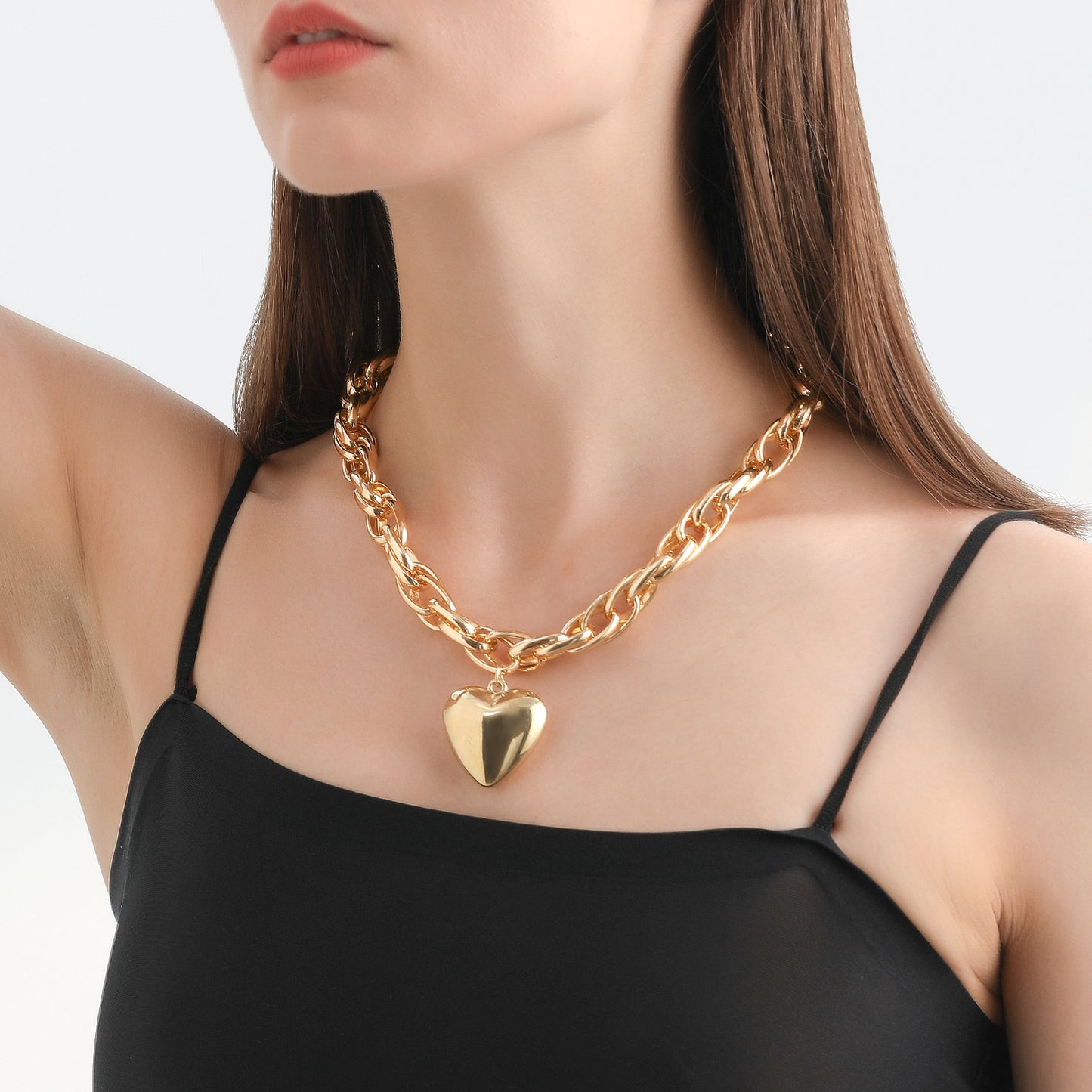 O-shaped Chain Large Peach Heart Exaggerating Necklaces