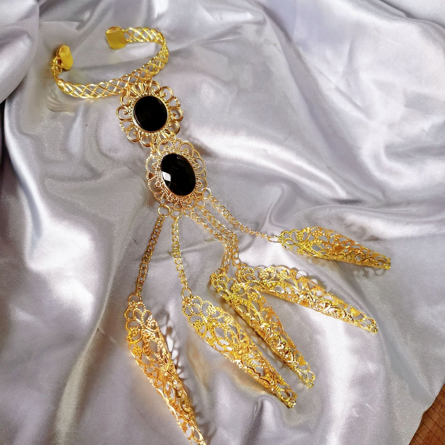 Women's Props Golden Young Of India Nails Rings