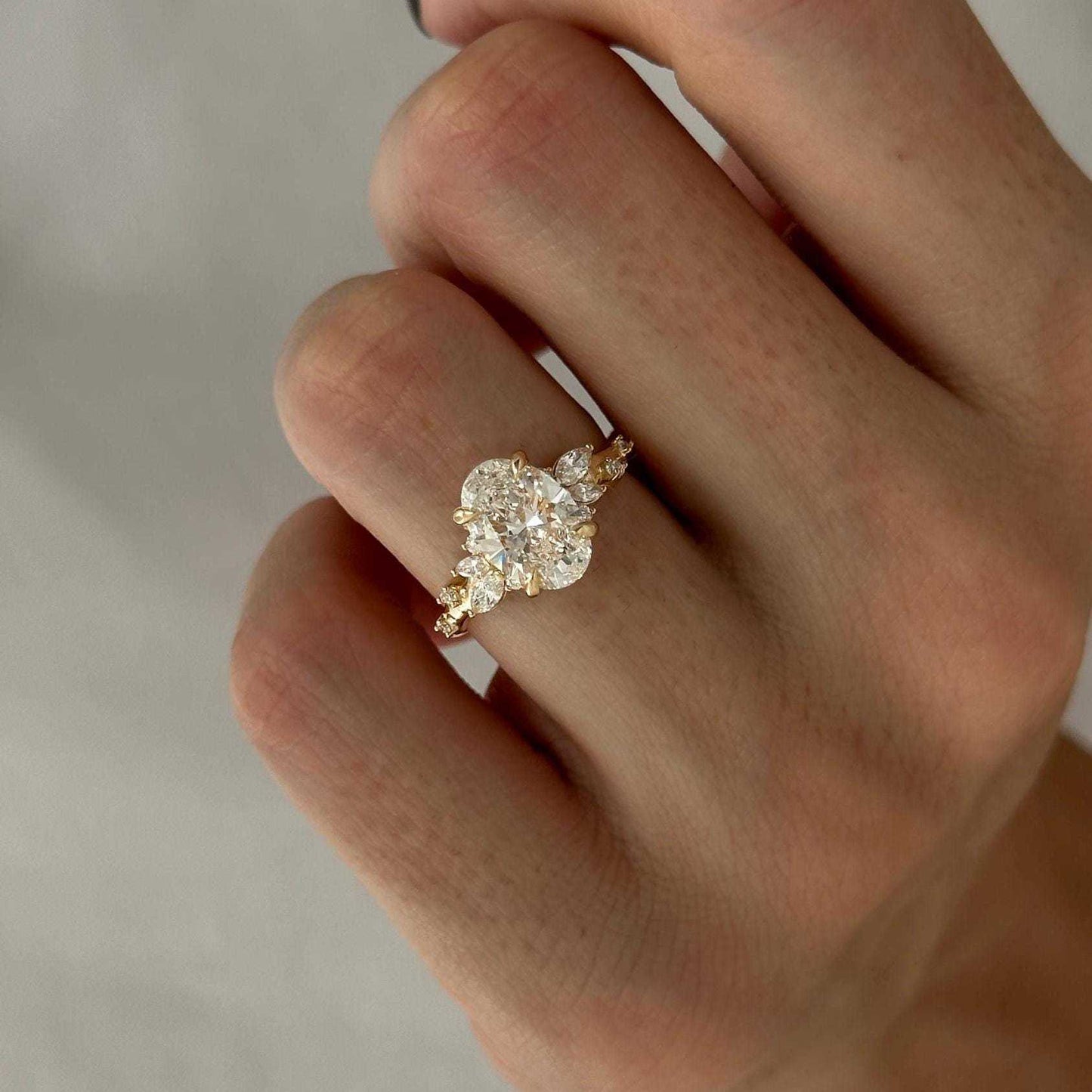 Luo Chen Super Flash Oval Big Diamond Creative High Sense Ring