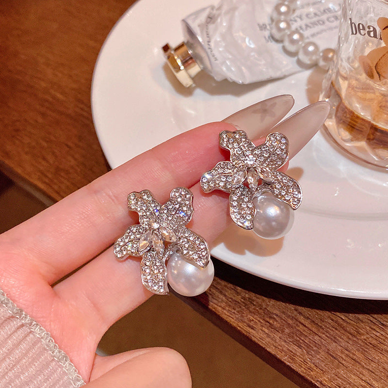 Women's Sier Needle Light Luxury Minority Pearl For Graceful Stud Earrings