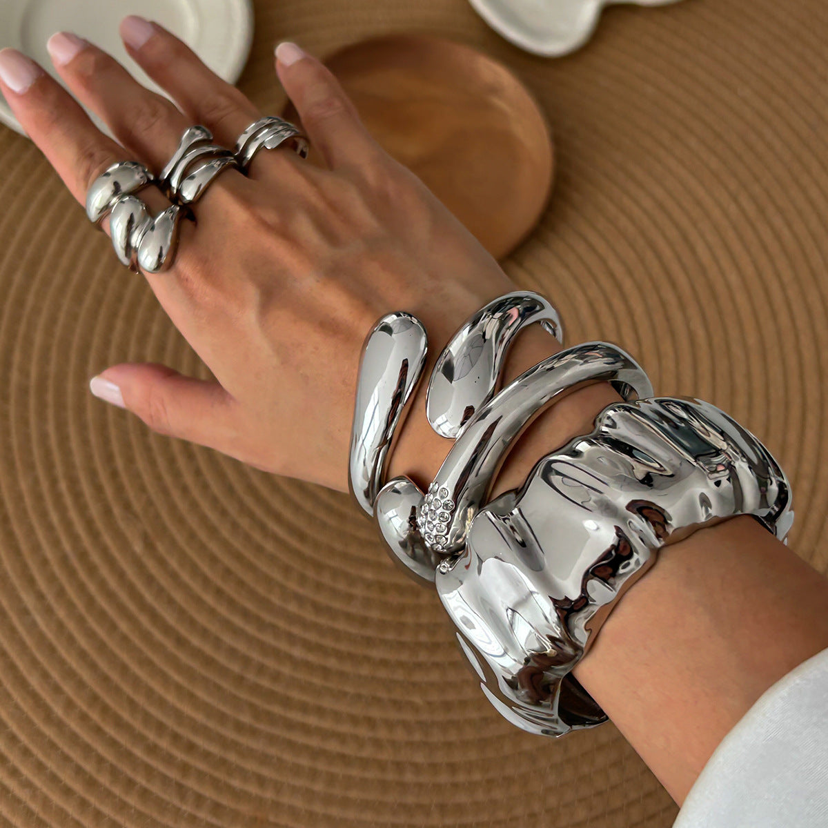 Female Retro With Opening Metal Personality Water Drop Bracelet