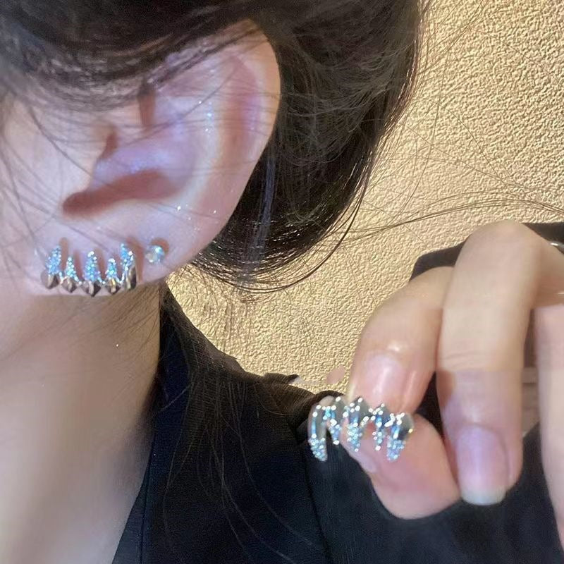 Women's Fashionable Design Elegant Generous High-grade Light Earrings