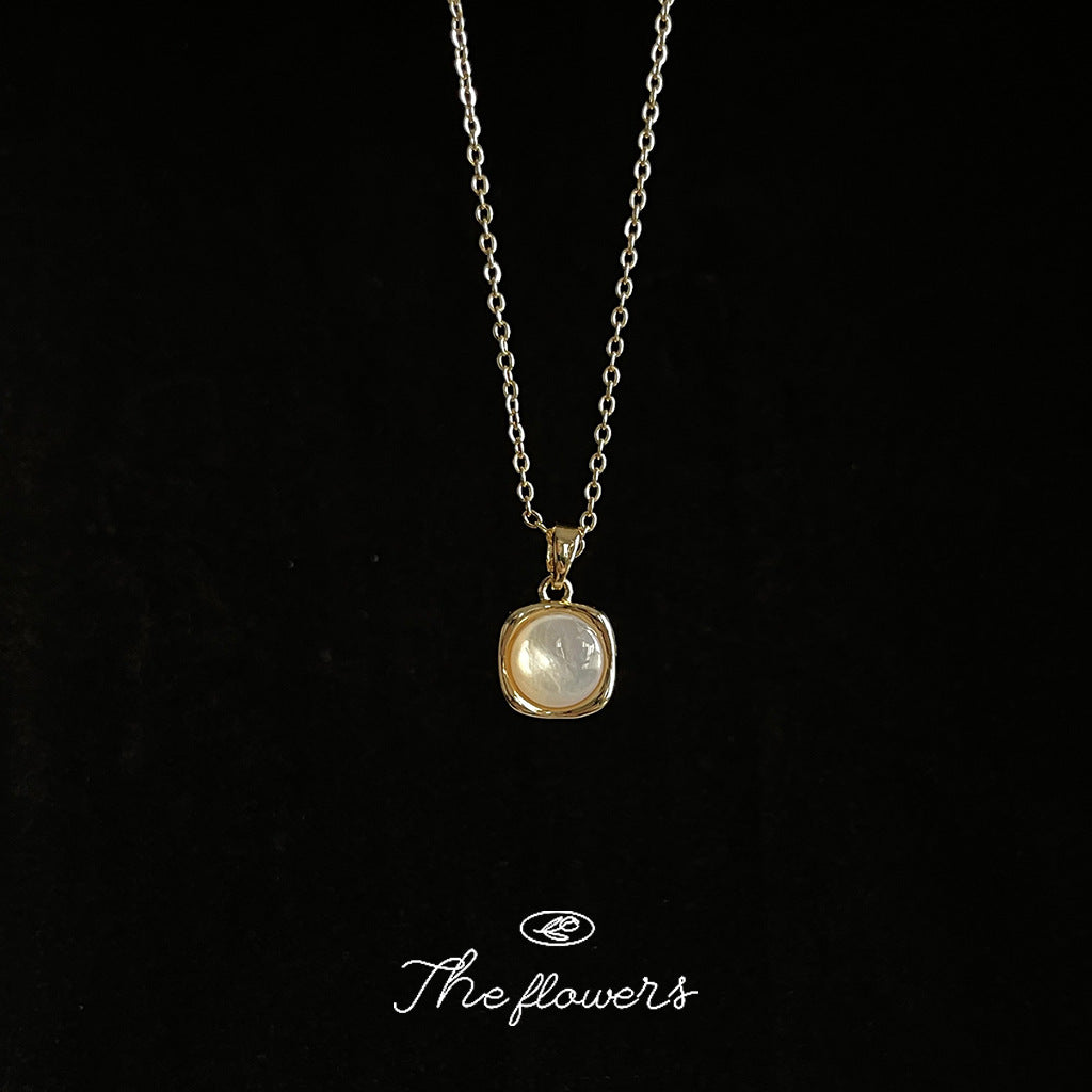 French Entry Lux Wind Commuter Daily Necklaces