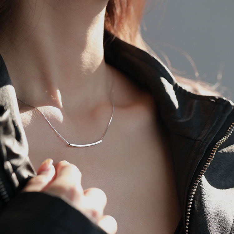 Women's Geometric Smile Simple Elegant Sweater Chain Light Necklaces