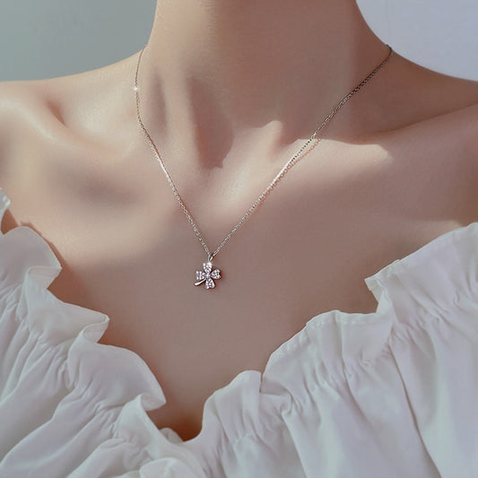 Clover Fashion Clavicle Chain Accessories Short Necklaces