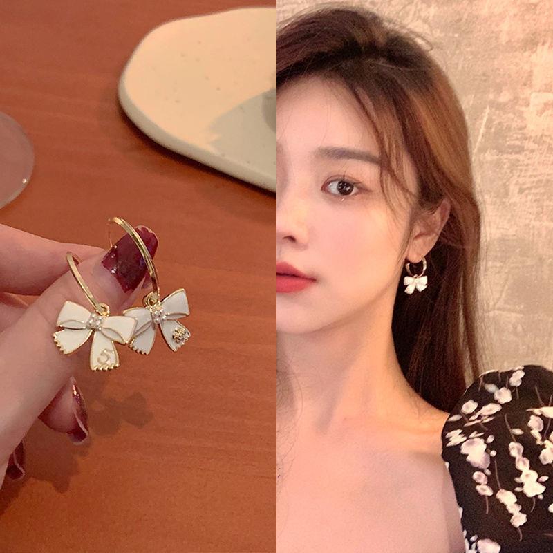 Fresh Sweet Cartoon Bunny Bear Love Heart Minority Design Refined Stud Earrings