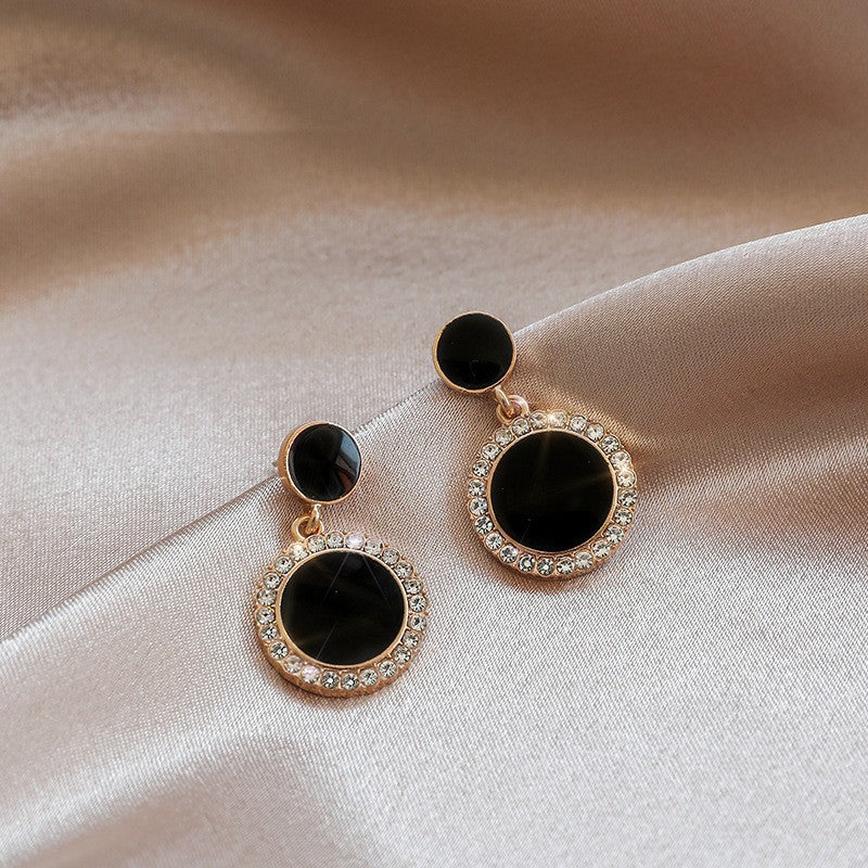 Black Style Light Luxury Pearl Retro Earrings